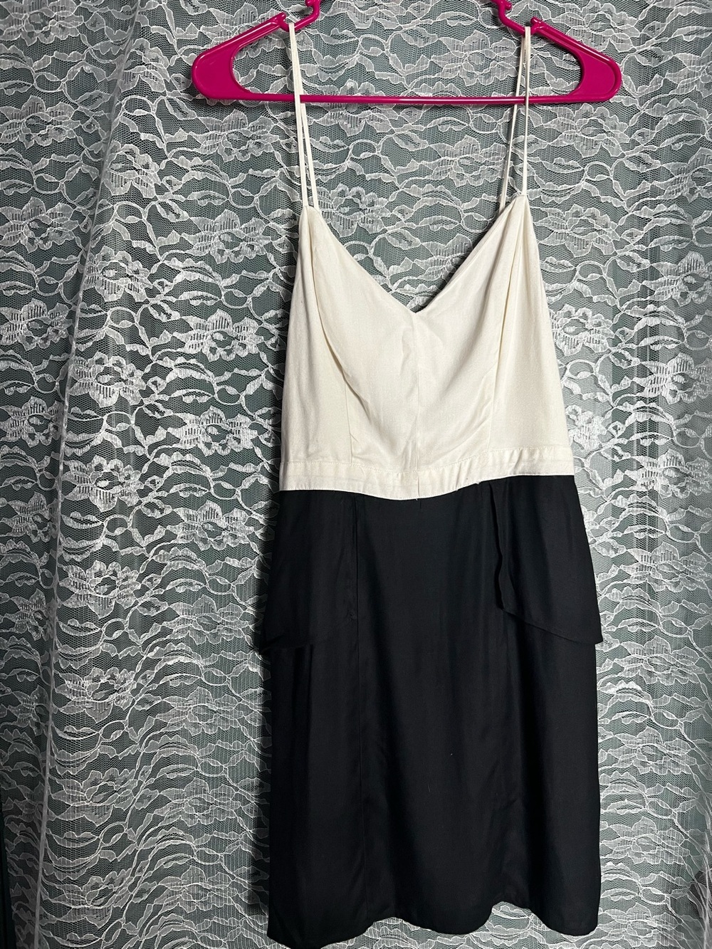 Urban Outfitters Kimchi Blue Cream & Black Colorblock Mini Dress Size 2 Y2K - Picture 2 of 7